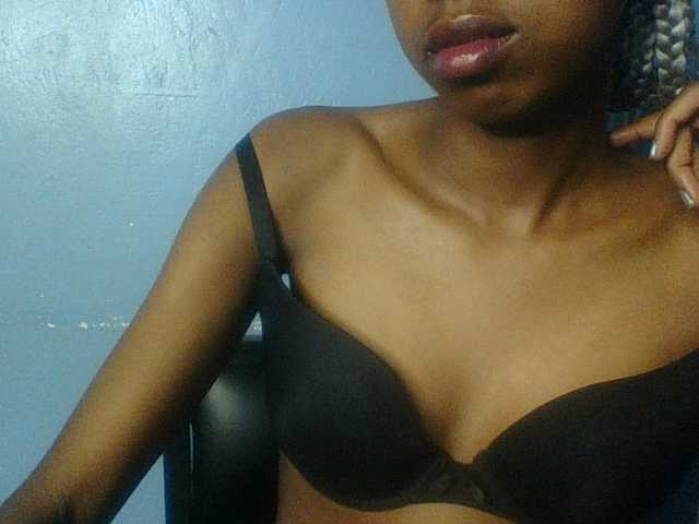 Curvypetite live cam on BongaCams