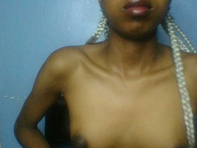 Curvypetite live cam on BongaCams