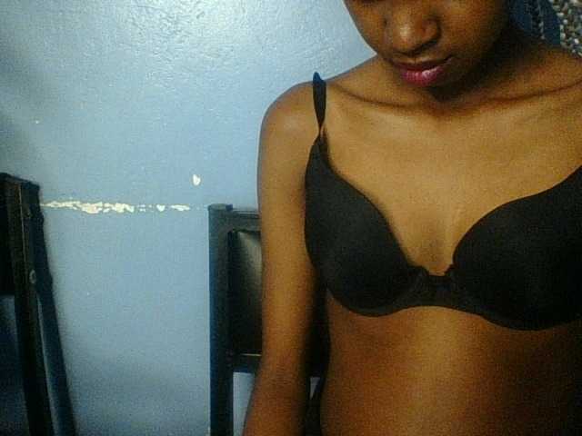Curvypetite live cam on BongaCams