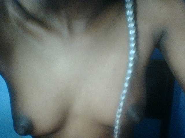 Curvypetite live cam on BongaCams