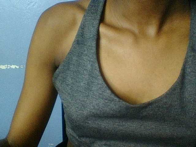 Curvypetite live cam on BongaCams