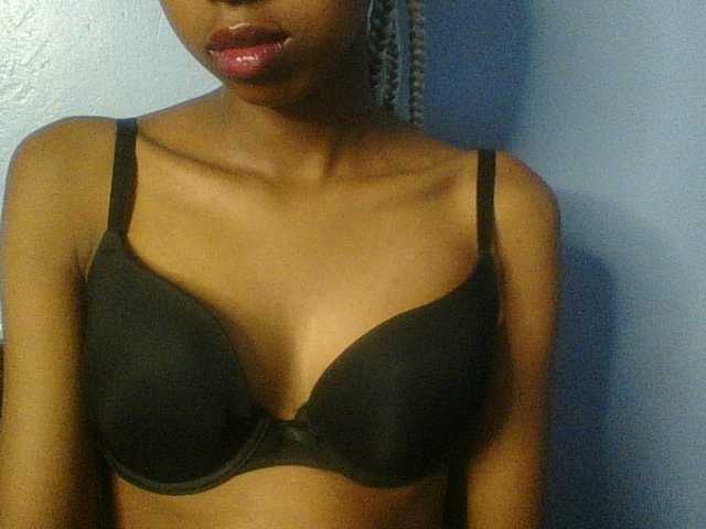 Curvypetite live cam on BongaCams