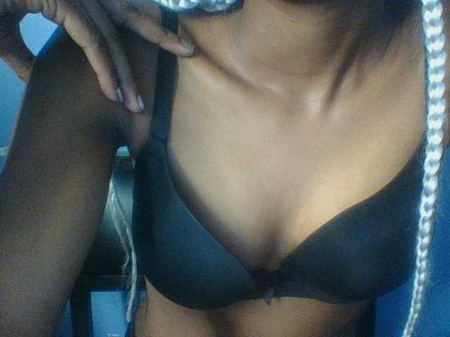 Curvypetite live cam on BongaCams