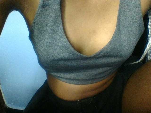 Curvypetite live cam on BongaCams