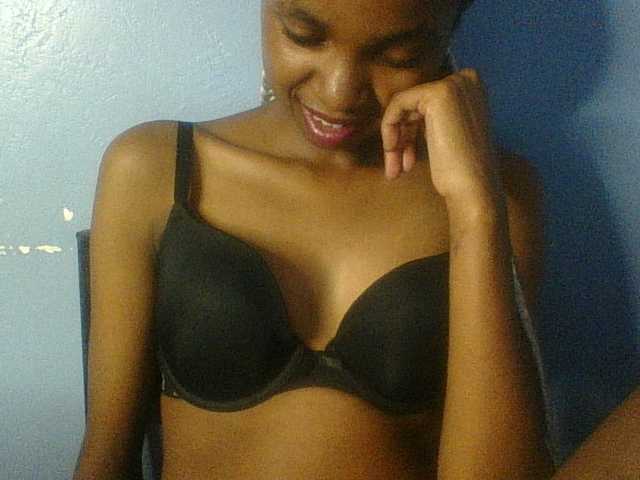 Curvypetite live cam on BongaCams