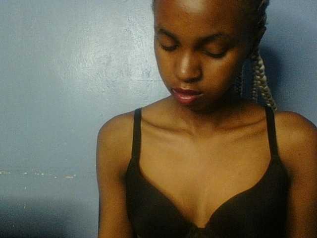 Curvypetite live cam on BongaCams