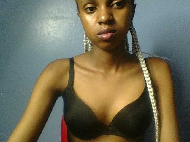 Curvypetite live cam on BongaCams