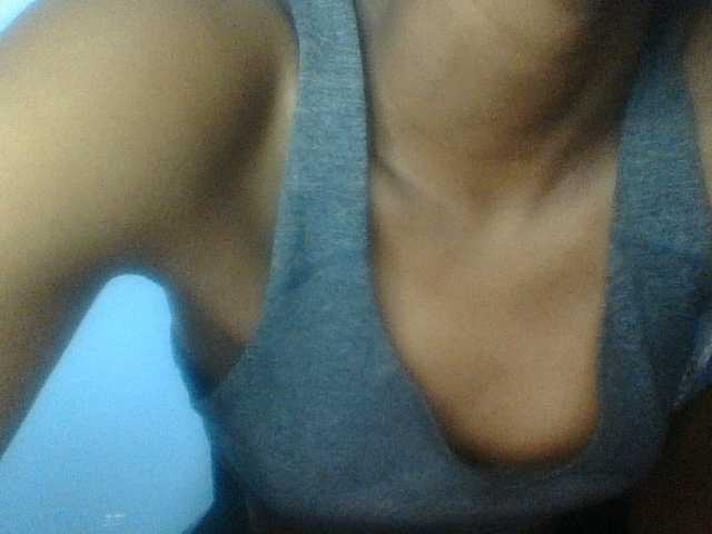Curvypetite live cam on BongaCams