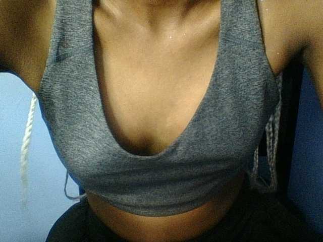 Curvypetite live cam on BongaCams