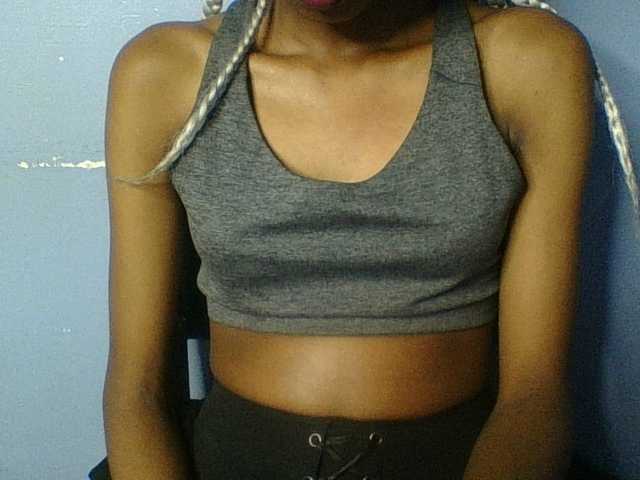 Curvypetite live cam on BongaCams