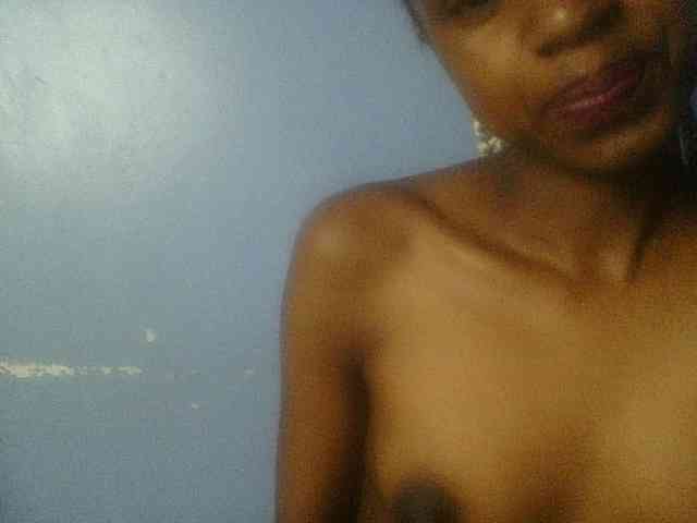 Curvypetite webcam