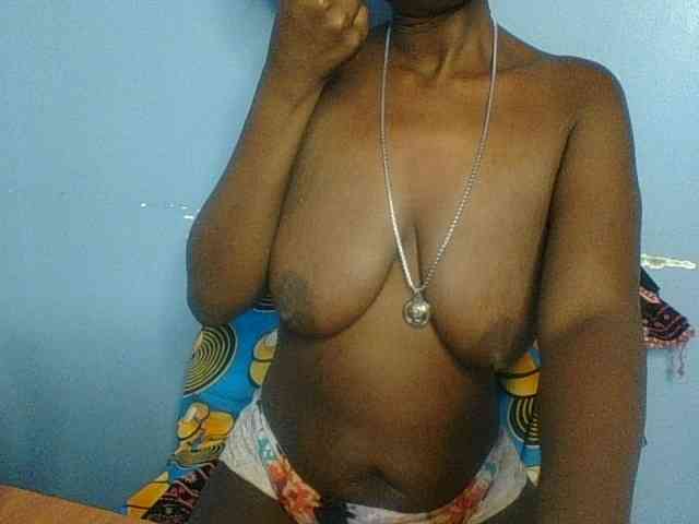 Curvypetite webcam