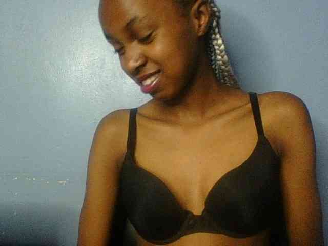 Curvypetite webcam