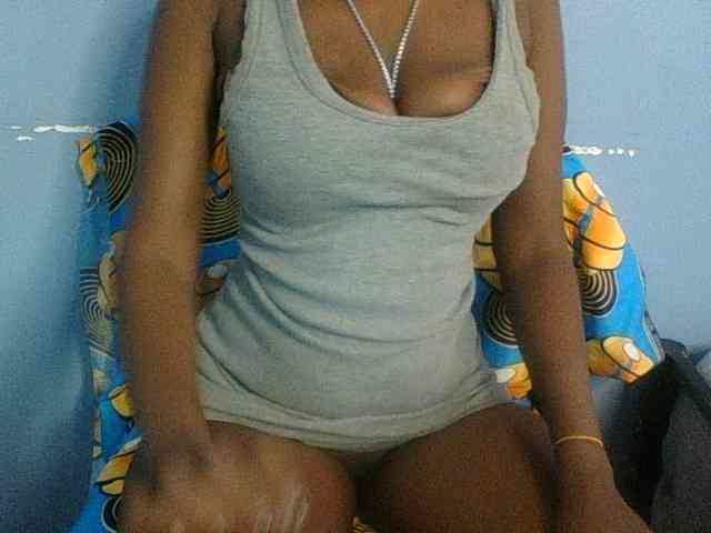 Curvypetite webcam