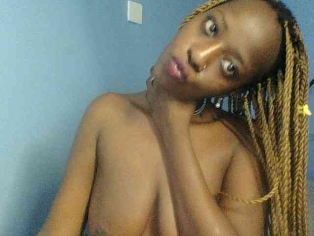 Curvypetite webcam