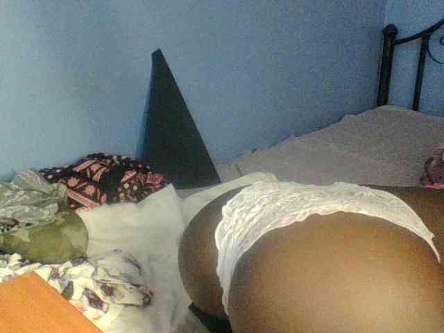 Curvypetite webcam
