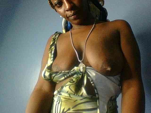 Curvypetite webcam