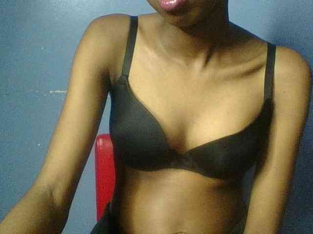 Curvypetite webcam