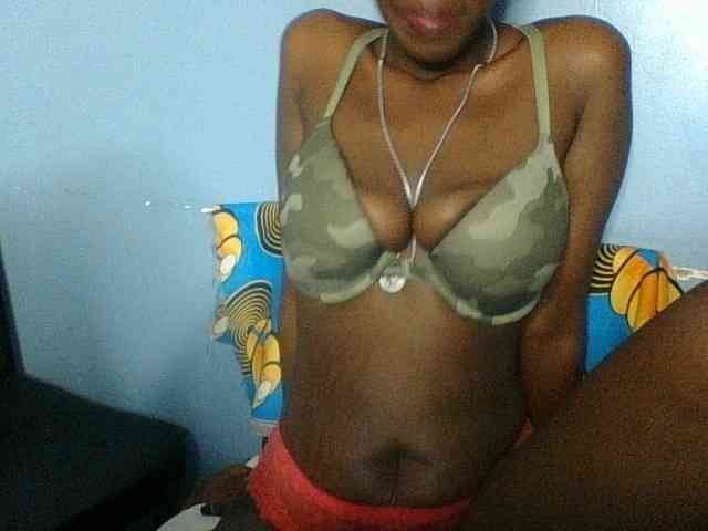 Curvypetite webcam