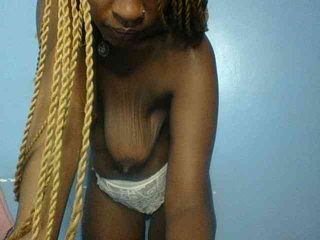 Curvypetite webcam