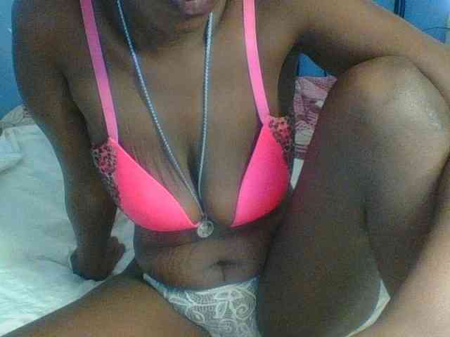 Curvypetite webcam