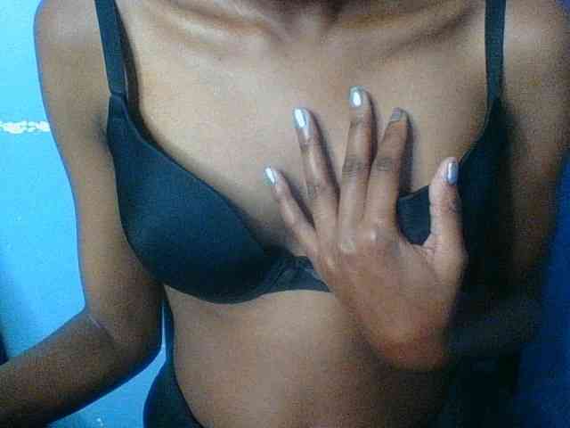 Curvypetite webcam
