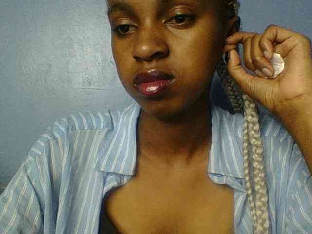 Curvypetite webcam