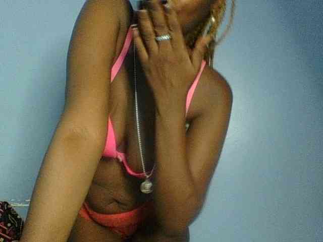 Curvypetite webcam