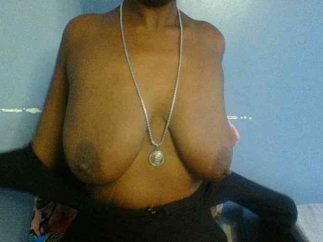 Curvypetite webcam