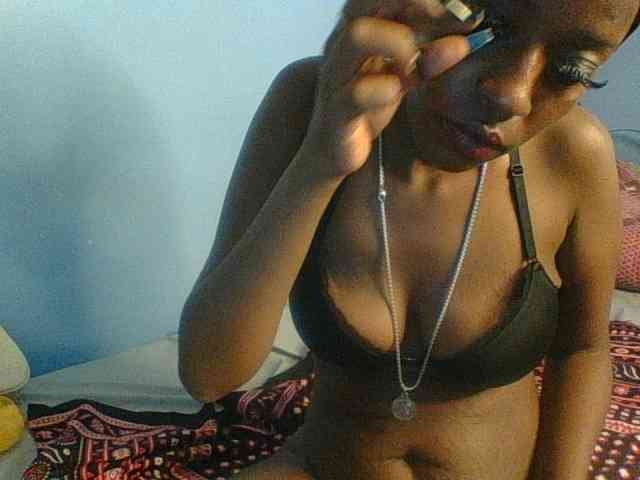 Curvypetite webcam