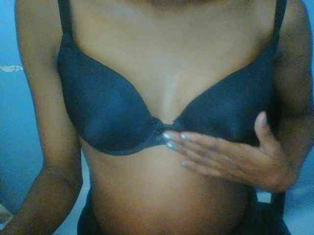 Curvypetite webcam