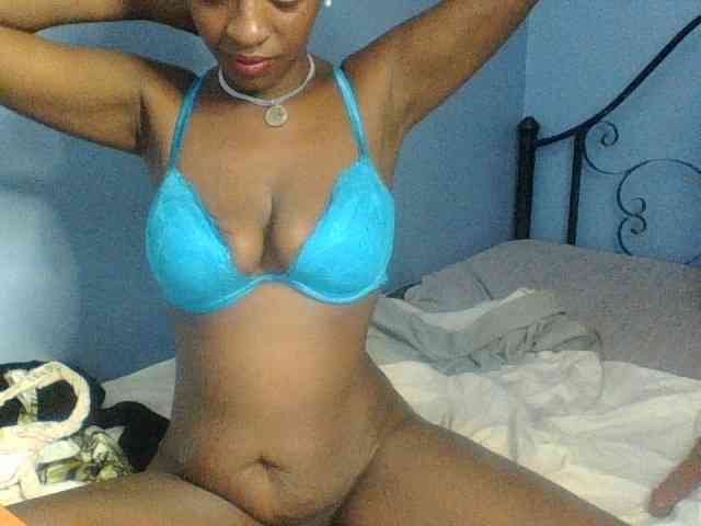 Curvypetite webcam