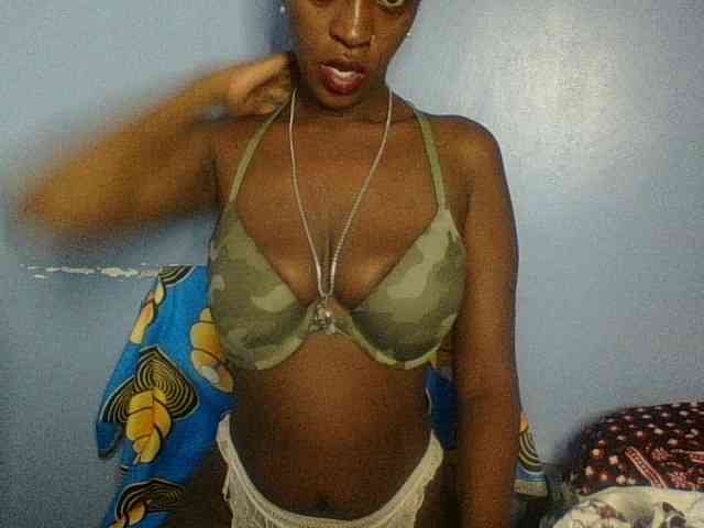 Curvypetite webcam