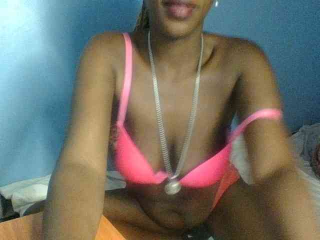 Curvypetite webcam