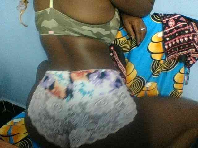 Curvypetite webcam