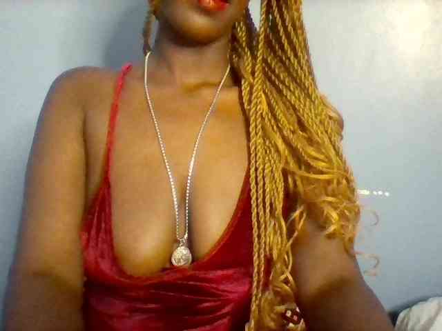 Curvypetite webcam