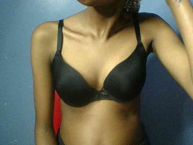Curvypetite webcam