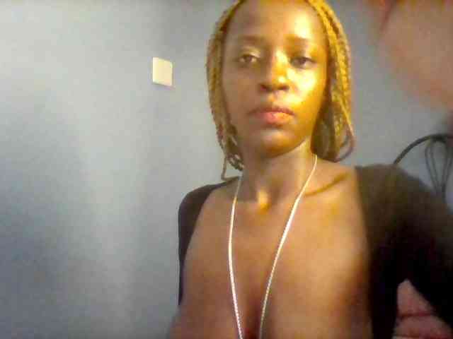 Curvypetite webcam