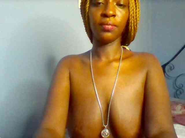 Curvypetite webcam