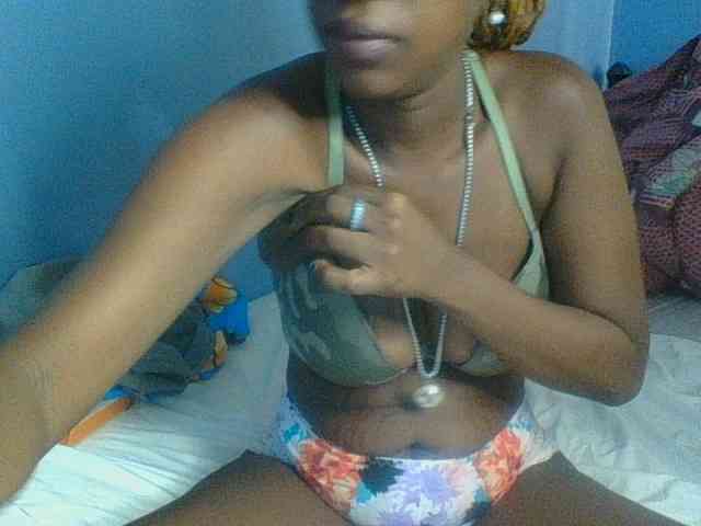 Curvypetite webcam
