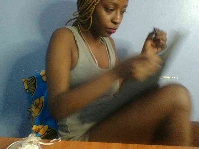 This model is live right now. Curvypetite