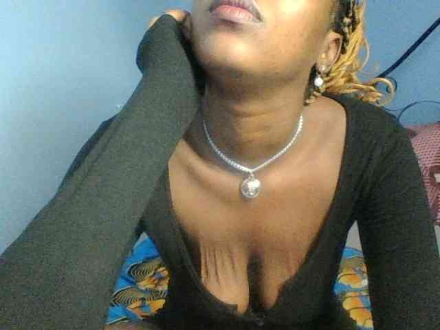 Curvypetite webcam