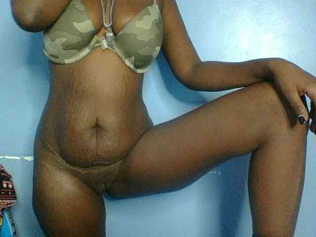 Curvypetite webcam