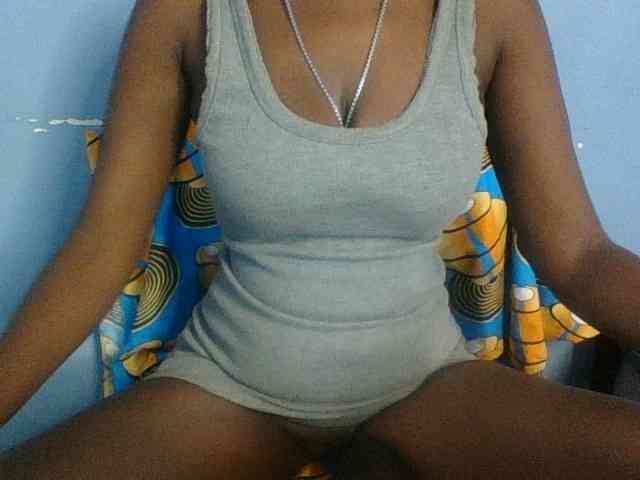 Curvypetite webcam