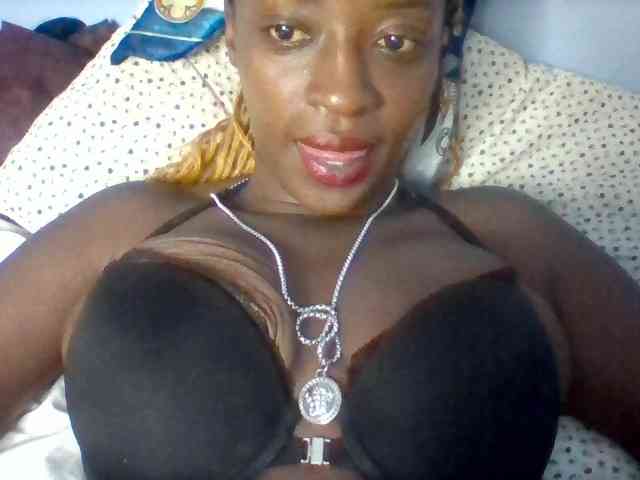 Curvypetite webcam