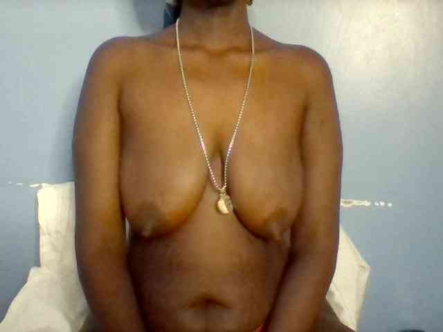Curvypetite webcam