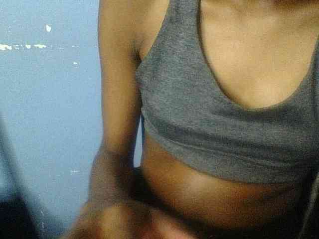 Curvypetite webcam