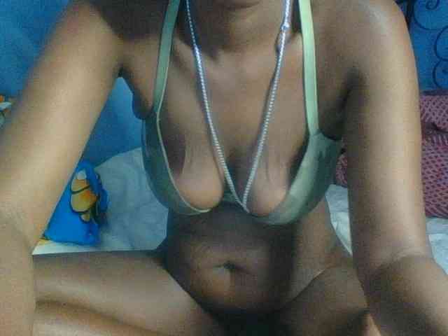 Curvypetite webcam