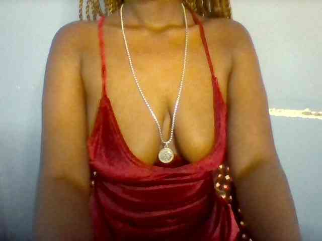 Curvypetite webcam