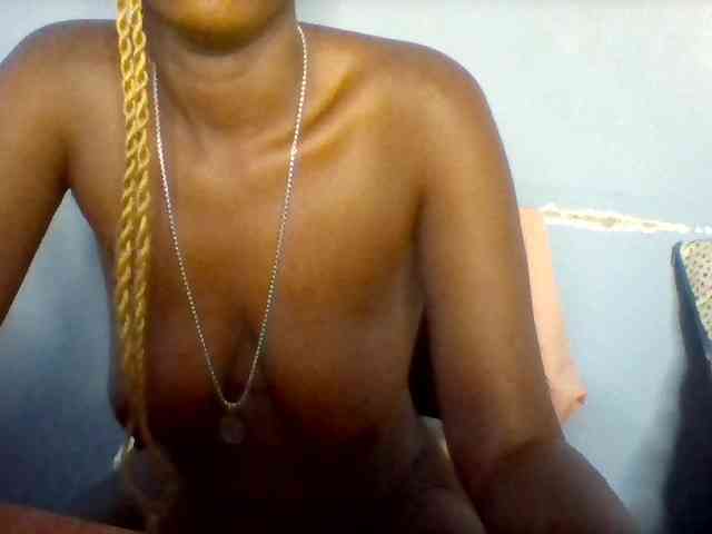 Curvypetite webcam
